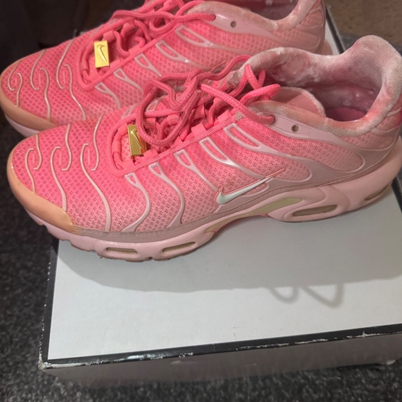 Nike Air Max Plus Sneakers-City Special Atlanta Pink Arctic Punch Women - Picture 2 of 5